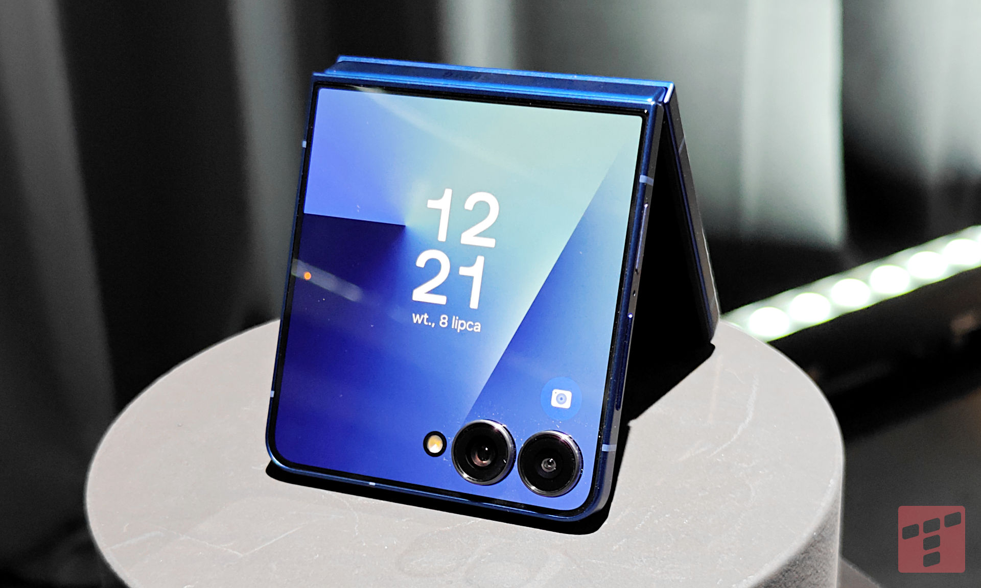 Galaxy Z Flip7 oficjalnie. Nowy, lepszy klapkowiec i model dla fanów