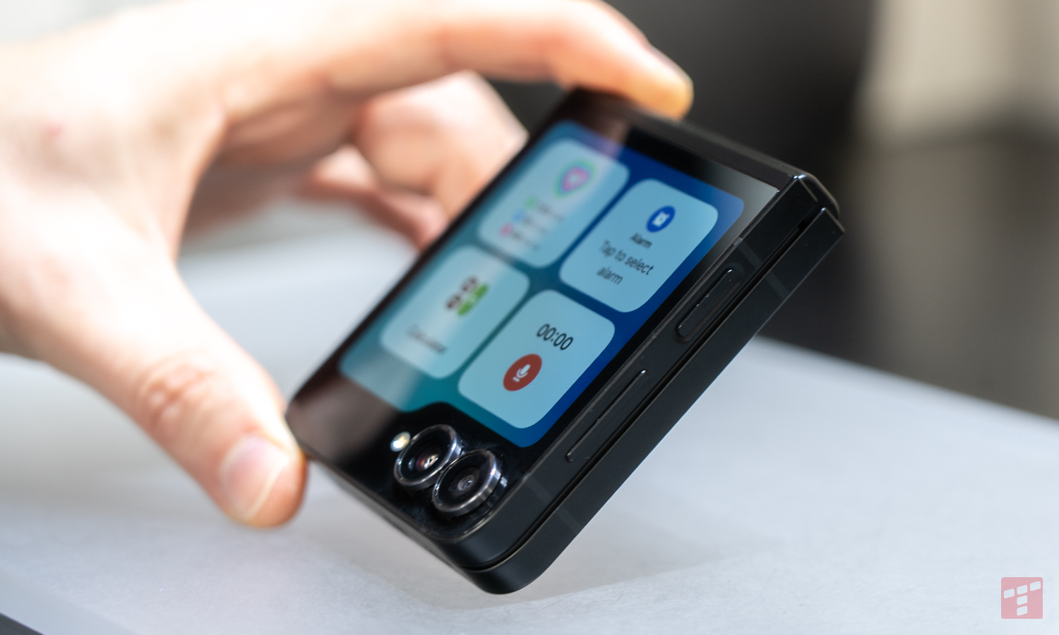 100 zł dodatkowego abonamentu do samsungów. To podatek od AI
