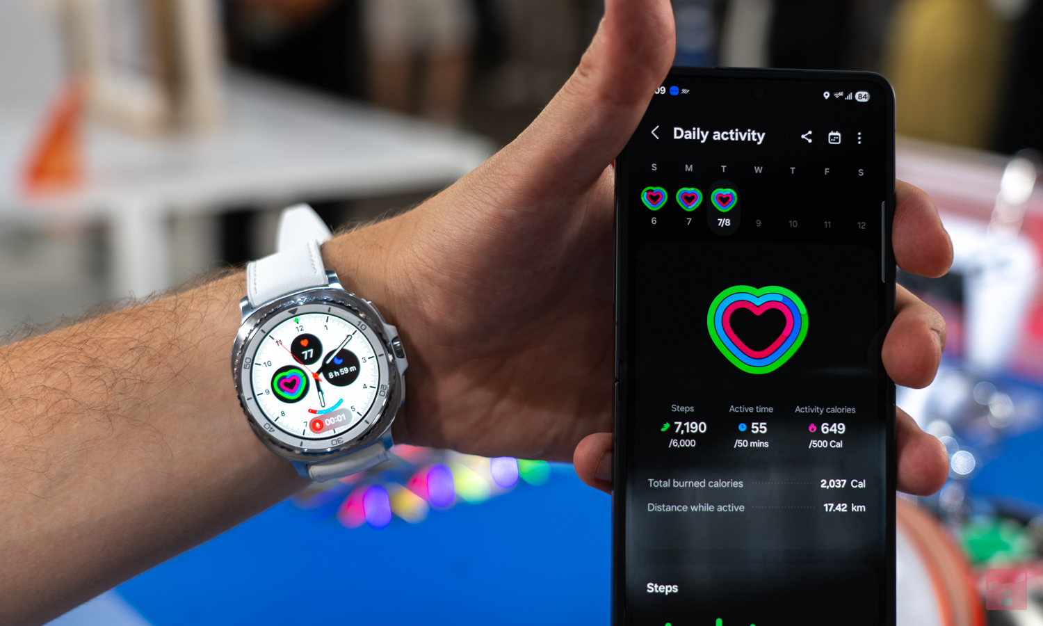 100 zł dodatkowego abonamentu do samsungów. To podatek od AI
