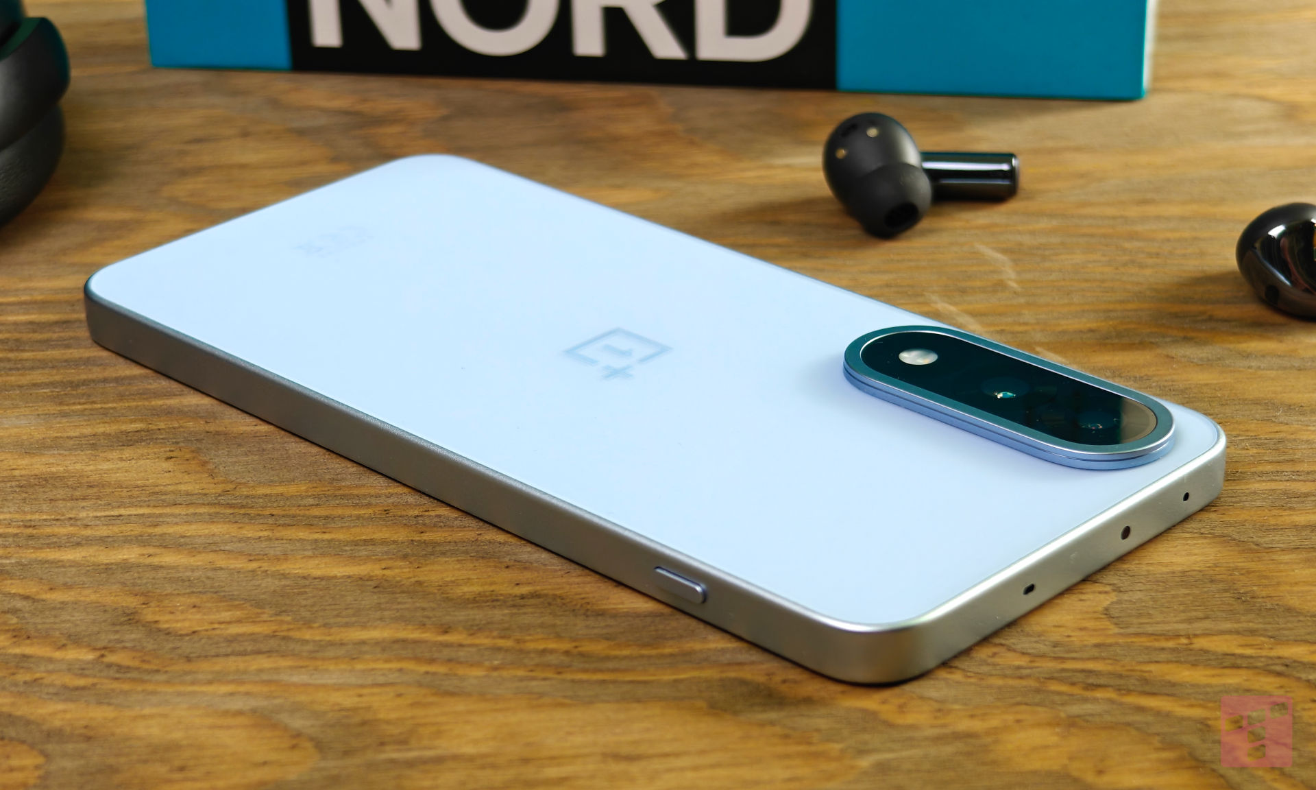 OnePlus Nord 5 bije średniaki, ale do flagowca sporo mu brakuje (test)