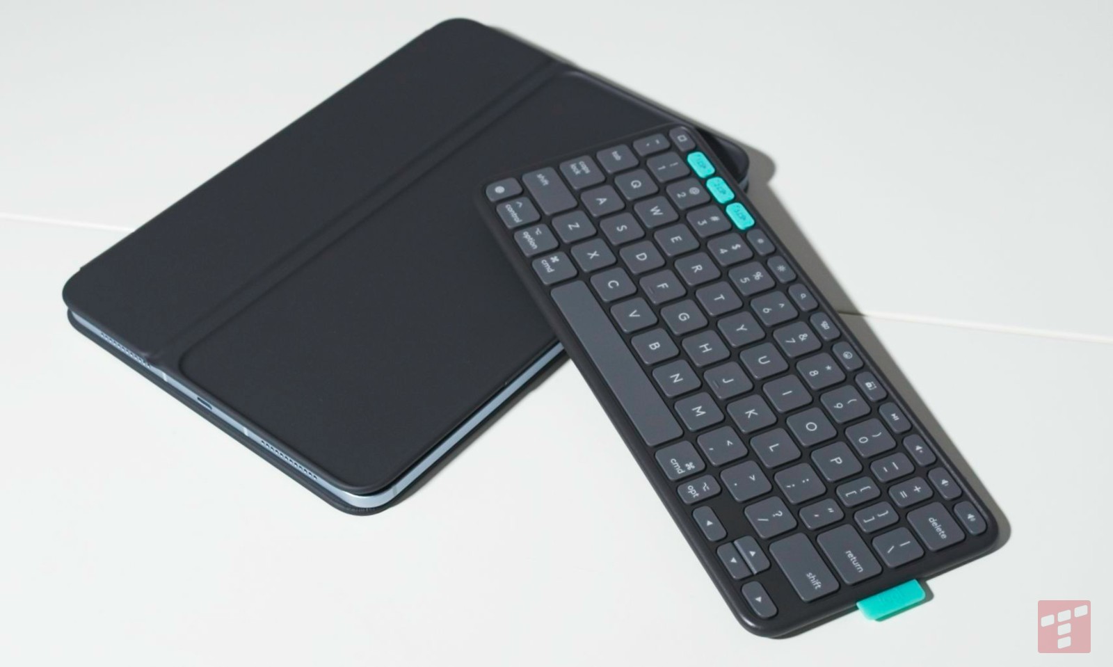 Etui z kryzysem tożsamości. Test Logitech Flip Folio