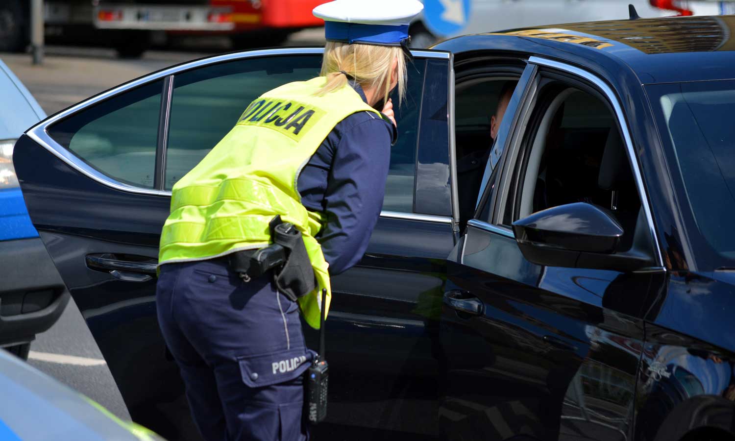 500 zł mandatu za jazdę bez tego przedmiotu. Przepisy są bezwzględne