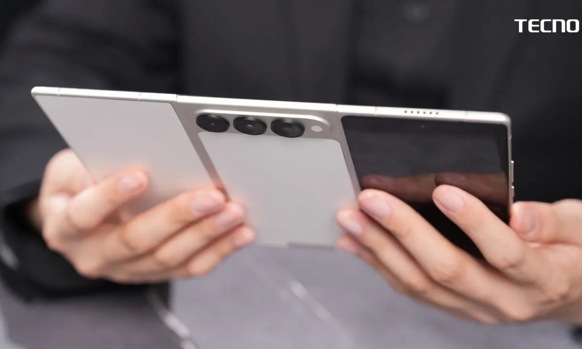 Samsung Galaxy G Fold się opóźnia, a Tecno już ma to na to odpowiedź