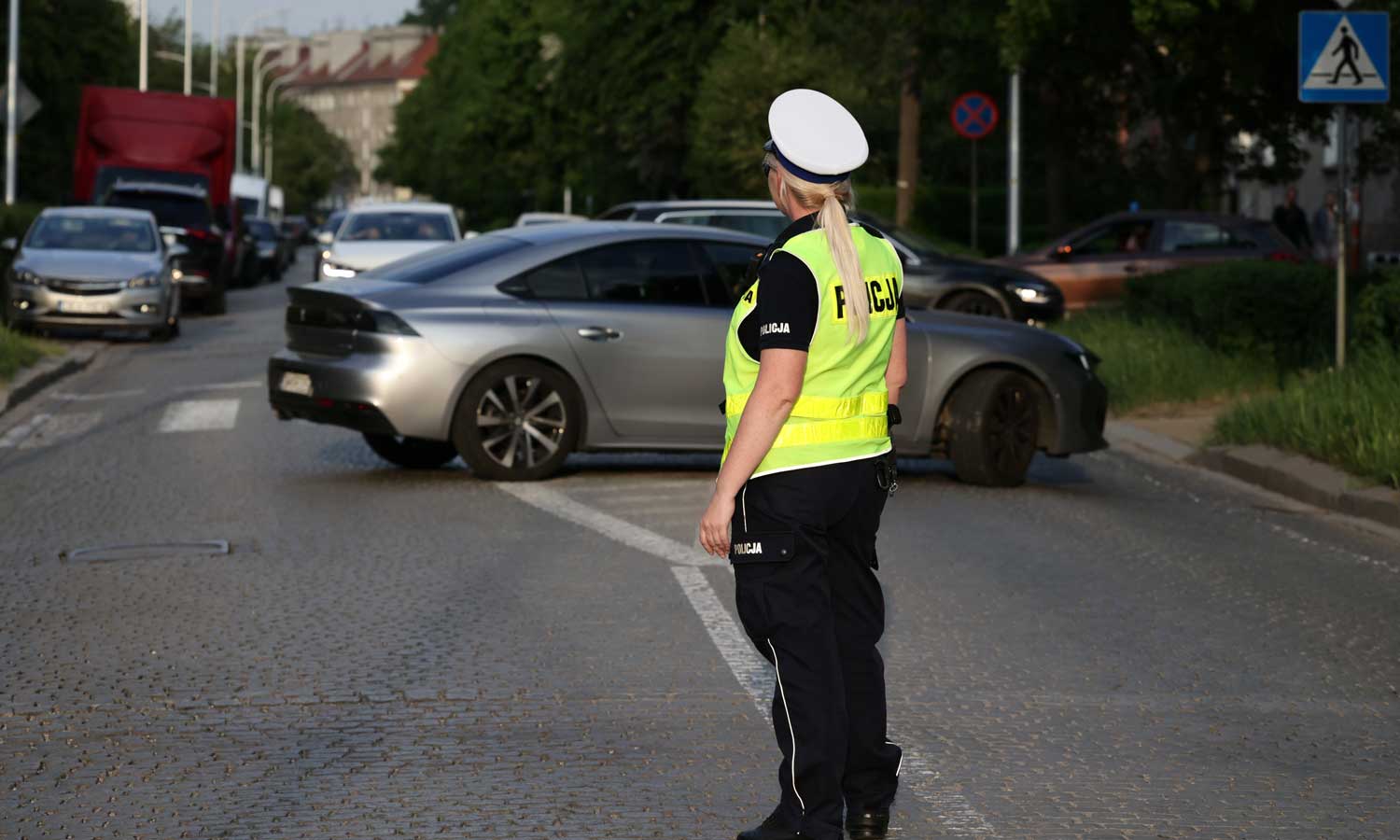 Jeden ruch ręki sprawi, że zostaniemy skontrolowani. Mandat to 500 zł