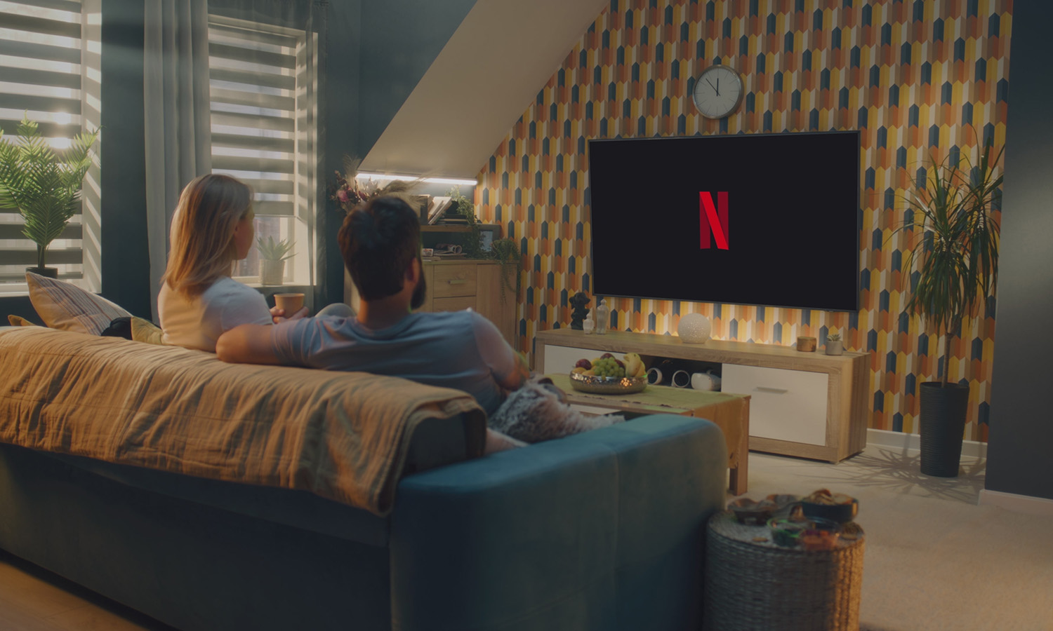 Kto w tych czasach ogląda telewizję? Drwi tak blisko połowa Polaków