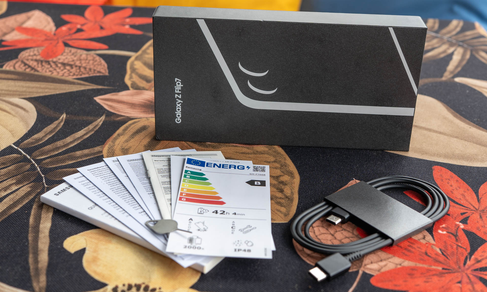 Samsung Galaxy Z Flip7 jest piękny. Ale czy to wystarczy? (test)