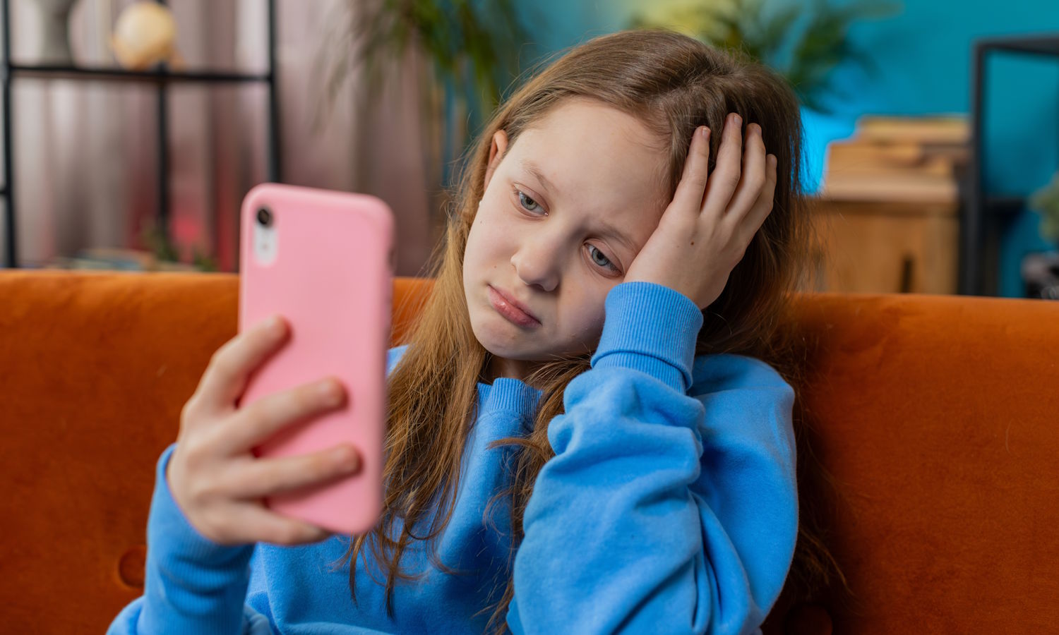 Dajesz dziecku telefon? Popełniasz ogromny błąd