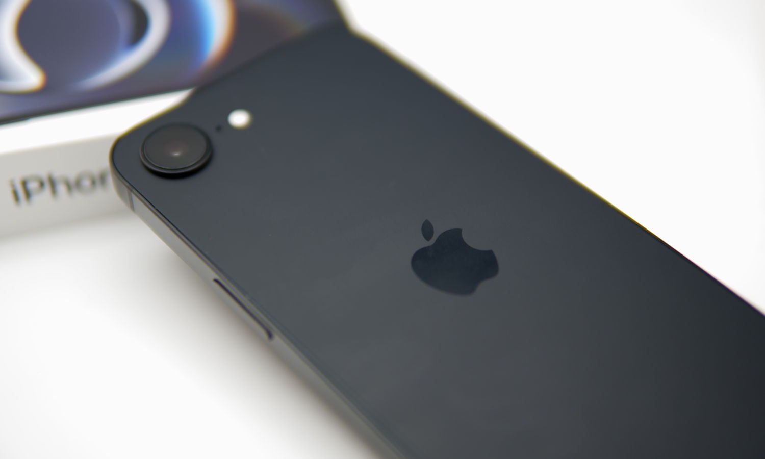 Apple iPhone 17 Pro może zaskoczyć. Nietypowe doniesienia