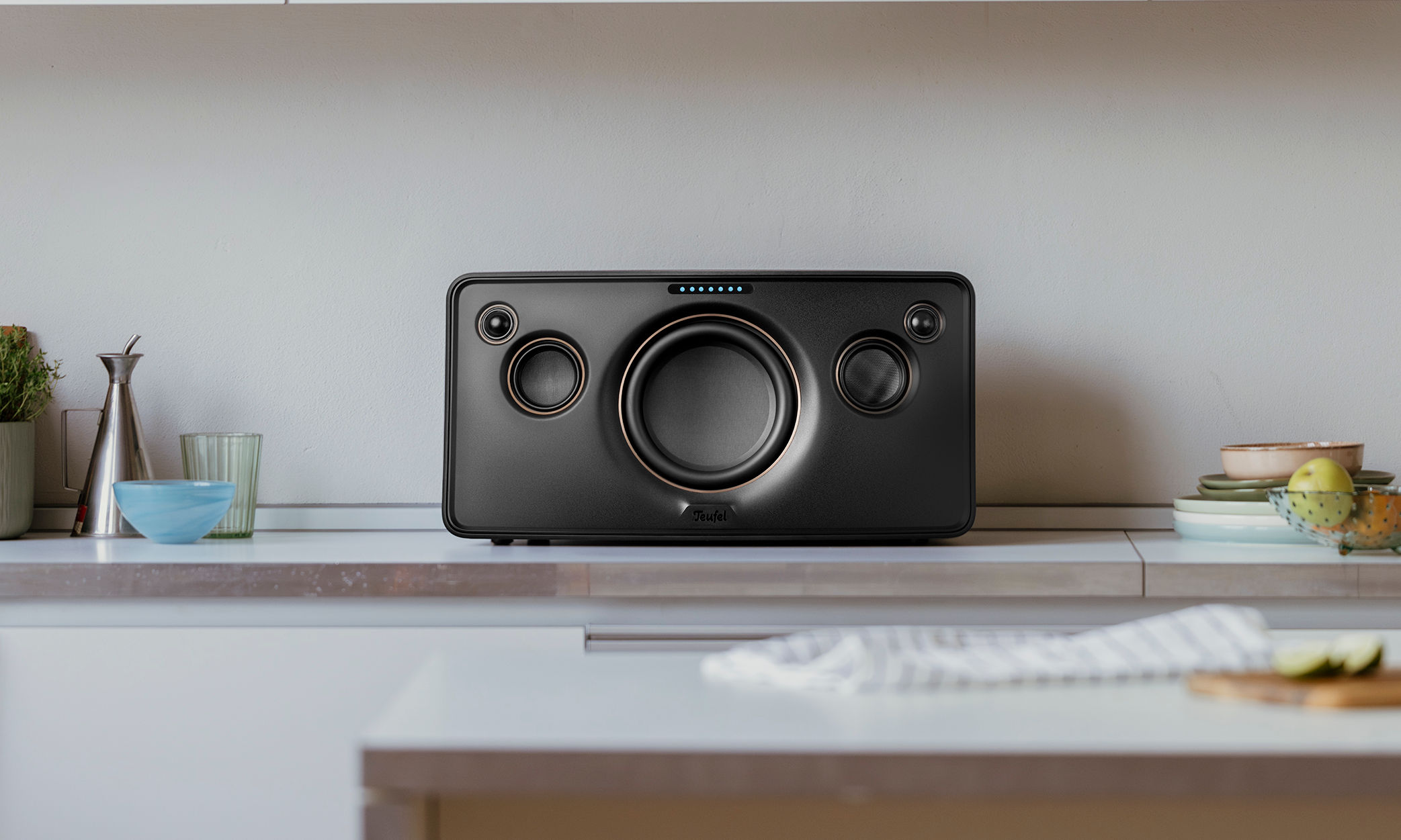 Teufel MOTIV XL – nowy, streamingowy głośnik Wi-Fi. Do salonu i w plener