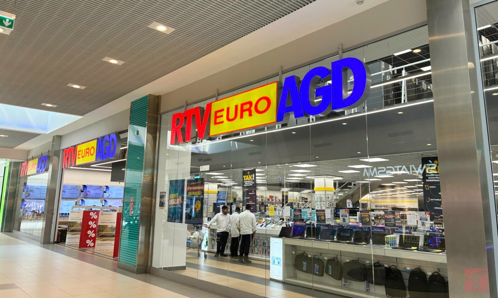 RTV Euro AGD chce, aby klientom wybijano zęby. To niestety nie żart