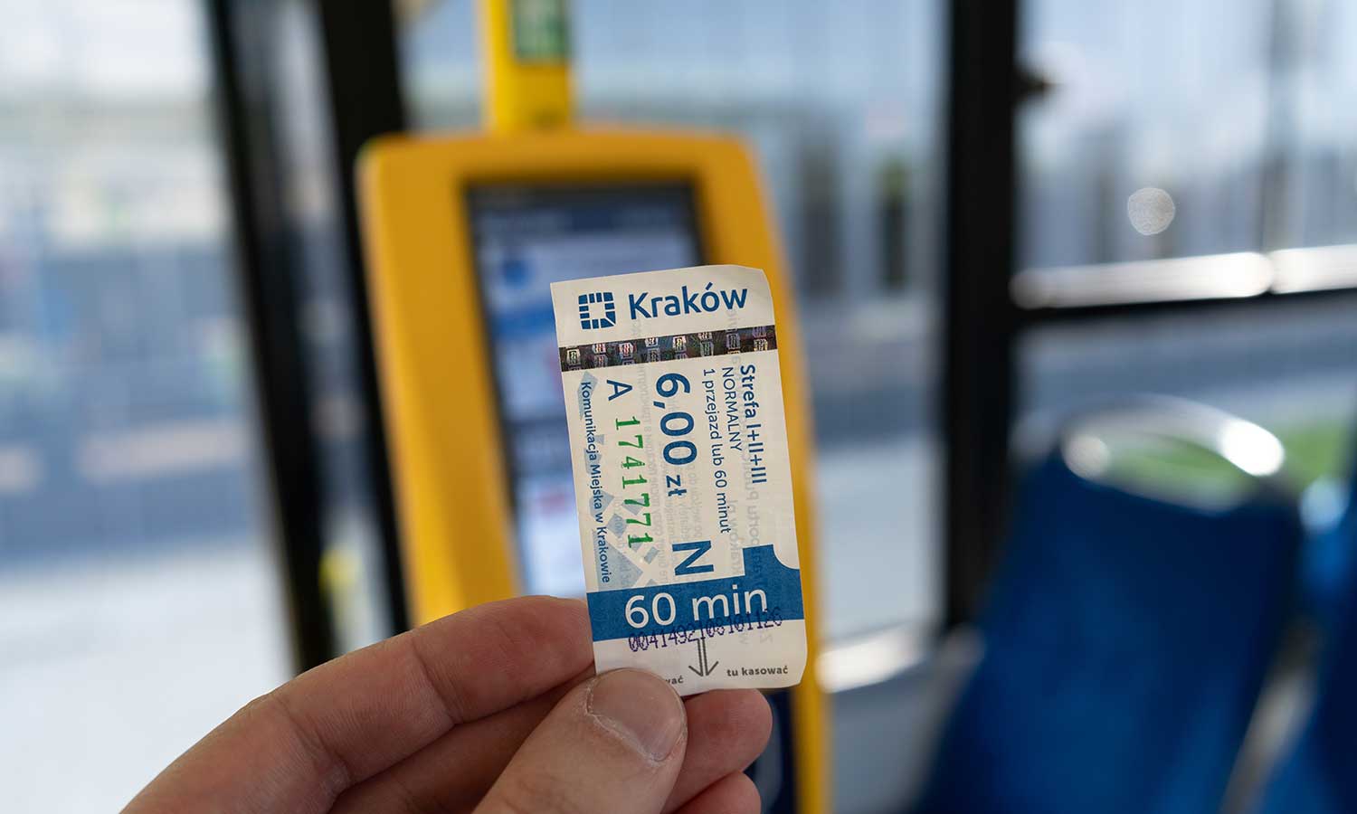 Zmiany już są. Bilety zniknęły, a biletomat nie przyjmuje drobnych