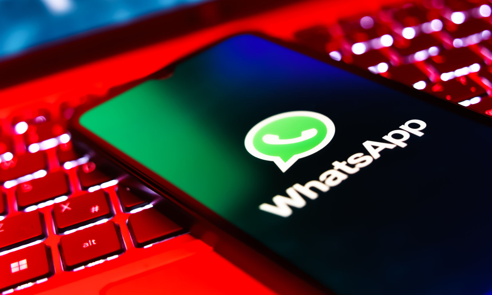 Użytkownicy WhatsApp mogą stracić konta. Łatwo to przeoczyć