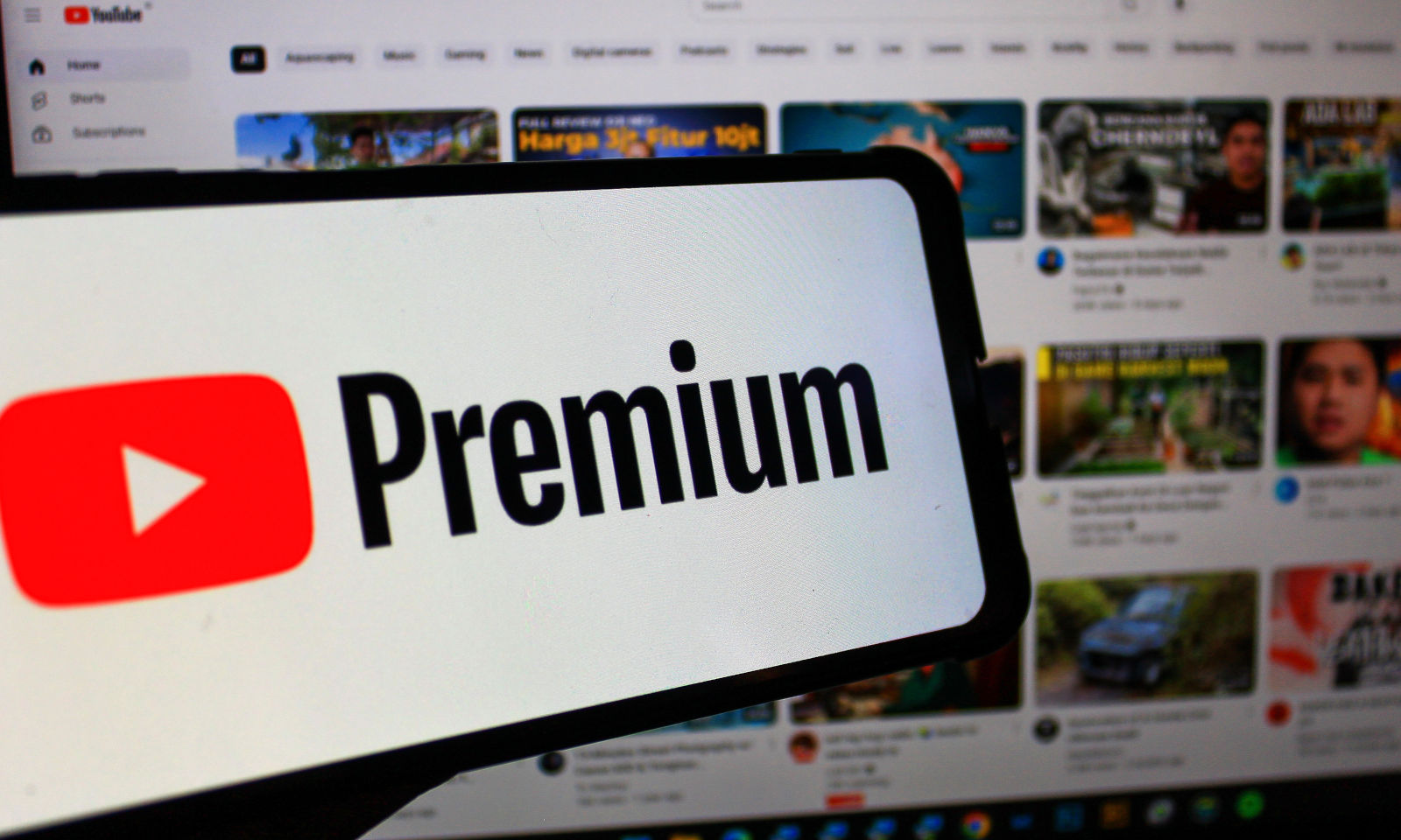 YouTube Premium Lite już w Polsce. Sporo zaoszczędzisz, ale są haczyki