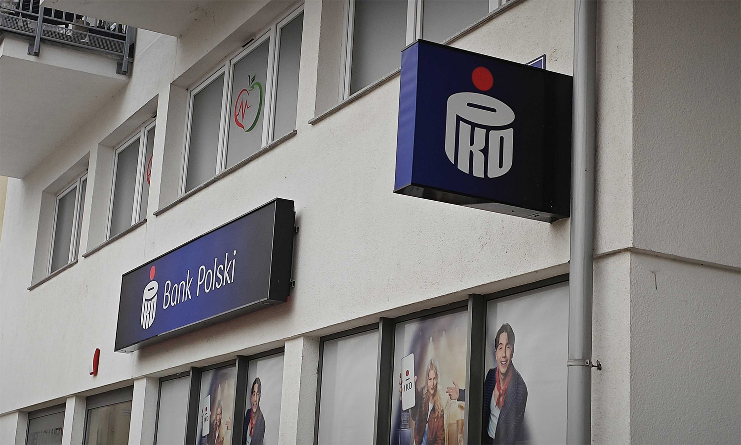 Polacy ciągle robią ten błąd. Chodzi o konto w banku