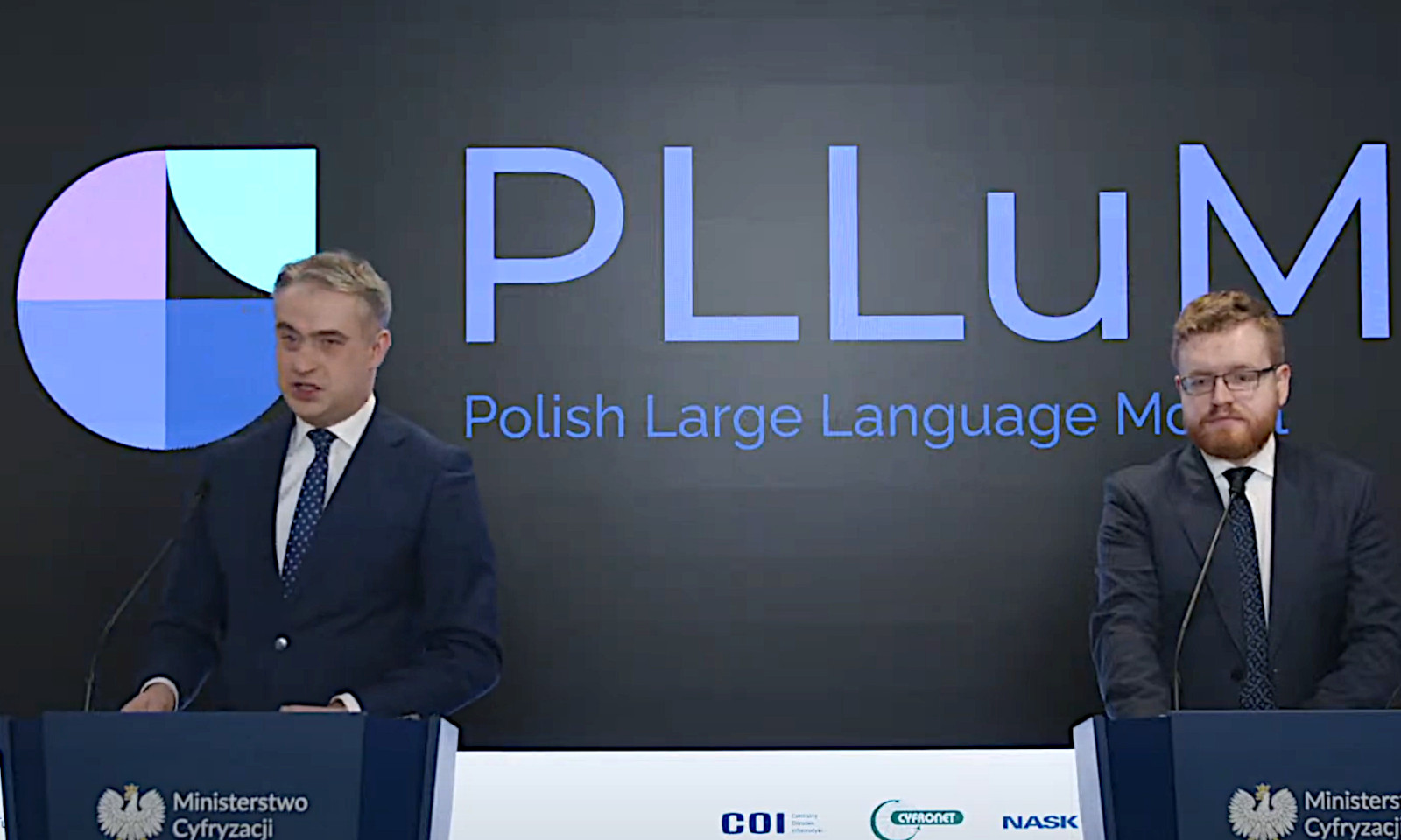 Polski model językowy PLLuM wyręczy urzędników. Testy w Częstochowie