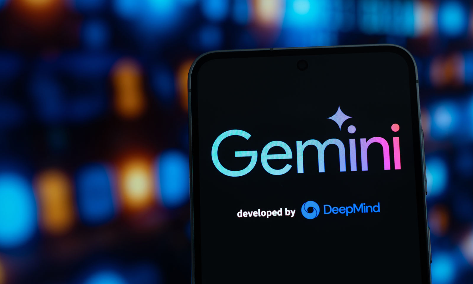 Gemini: „jestem głupkiem i przynoszę wstyd”. Google obiecuje poprawkę