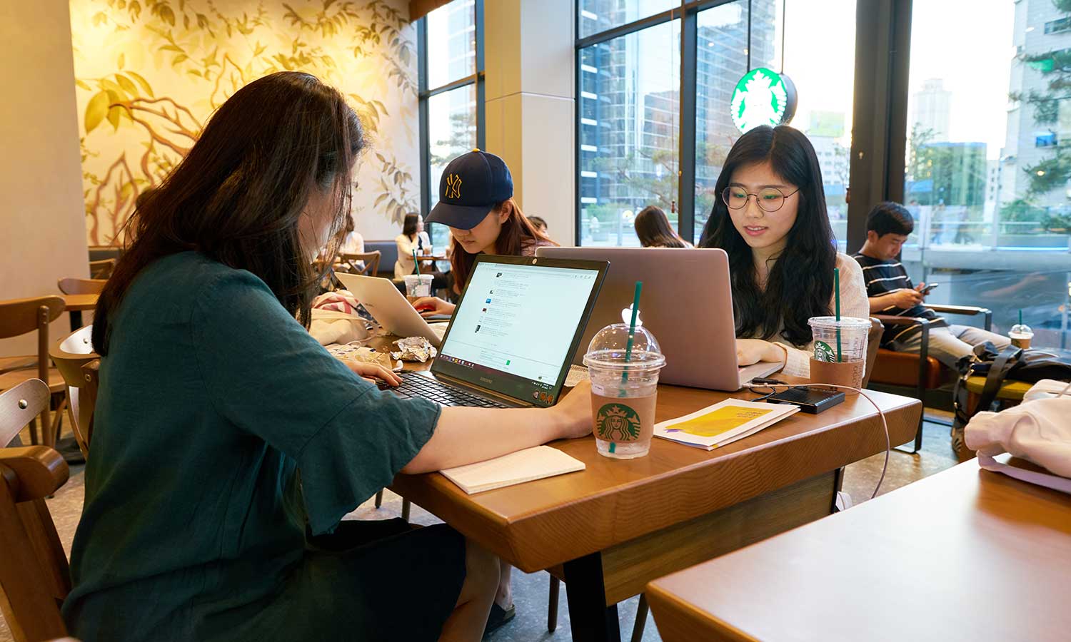 Starbucks nie wytrzymał. W tym kraju wprowadził nowe zasady