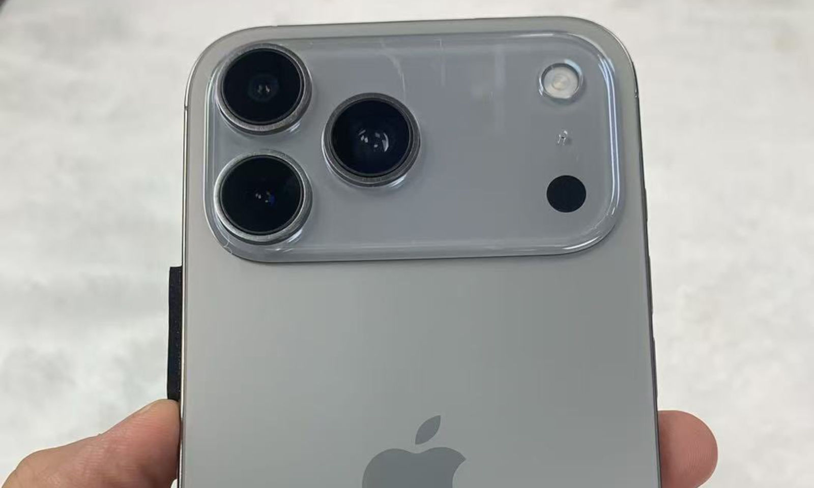 iPhone 17 Pro z Androidem. Już do kupienia