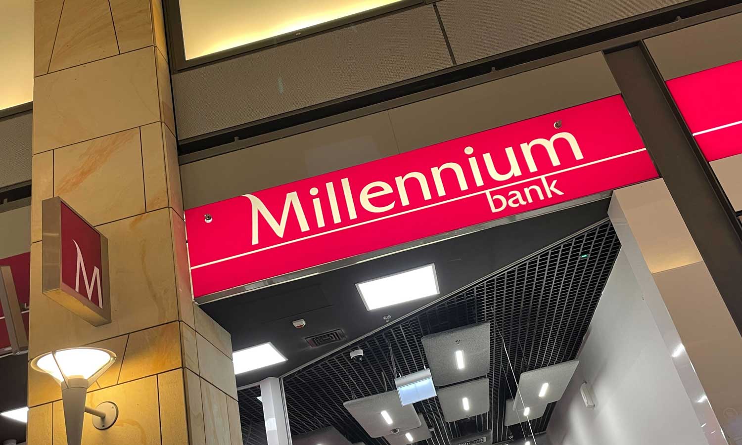 Bank z pilnym komunikatem. Twoja karta może być zagrożona