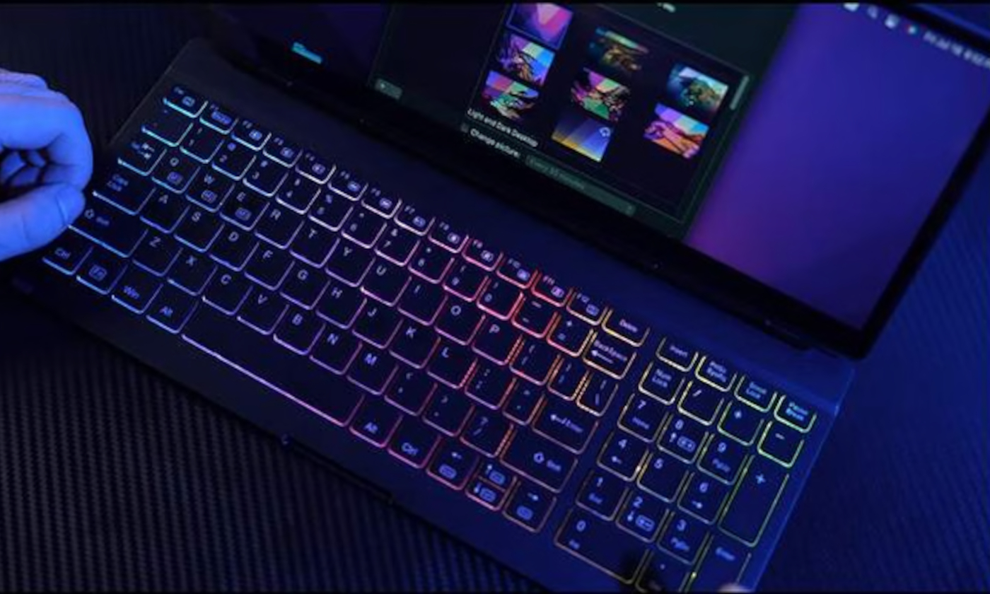 Wygląda jak panoramiczny laptop, ale to krzyżówka klawiatury z monitorem