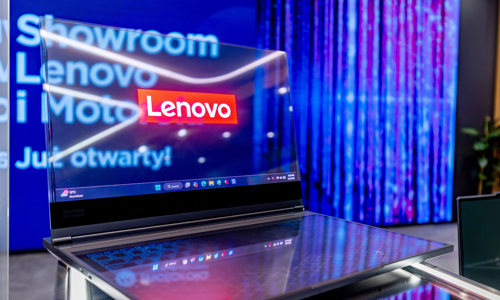 Lenovo: pokaż świadectwo, dostaniesz dobrą zniżkę. Słuchawki za darmo