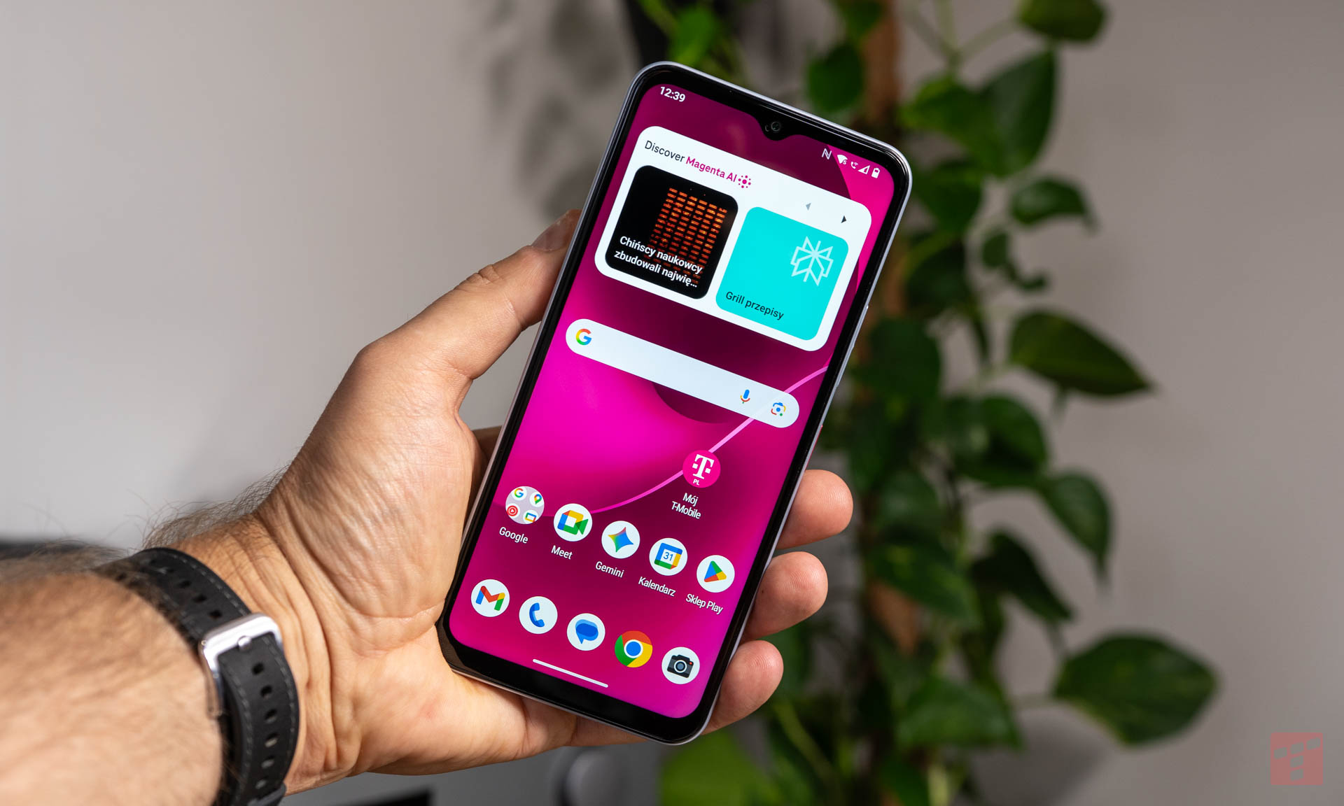 T Phone 3 ma asa w rękawie. Tego nie znajdziesz u konkurencji (test)