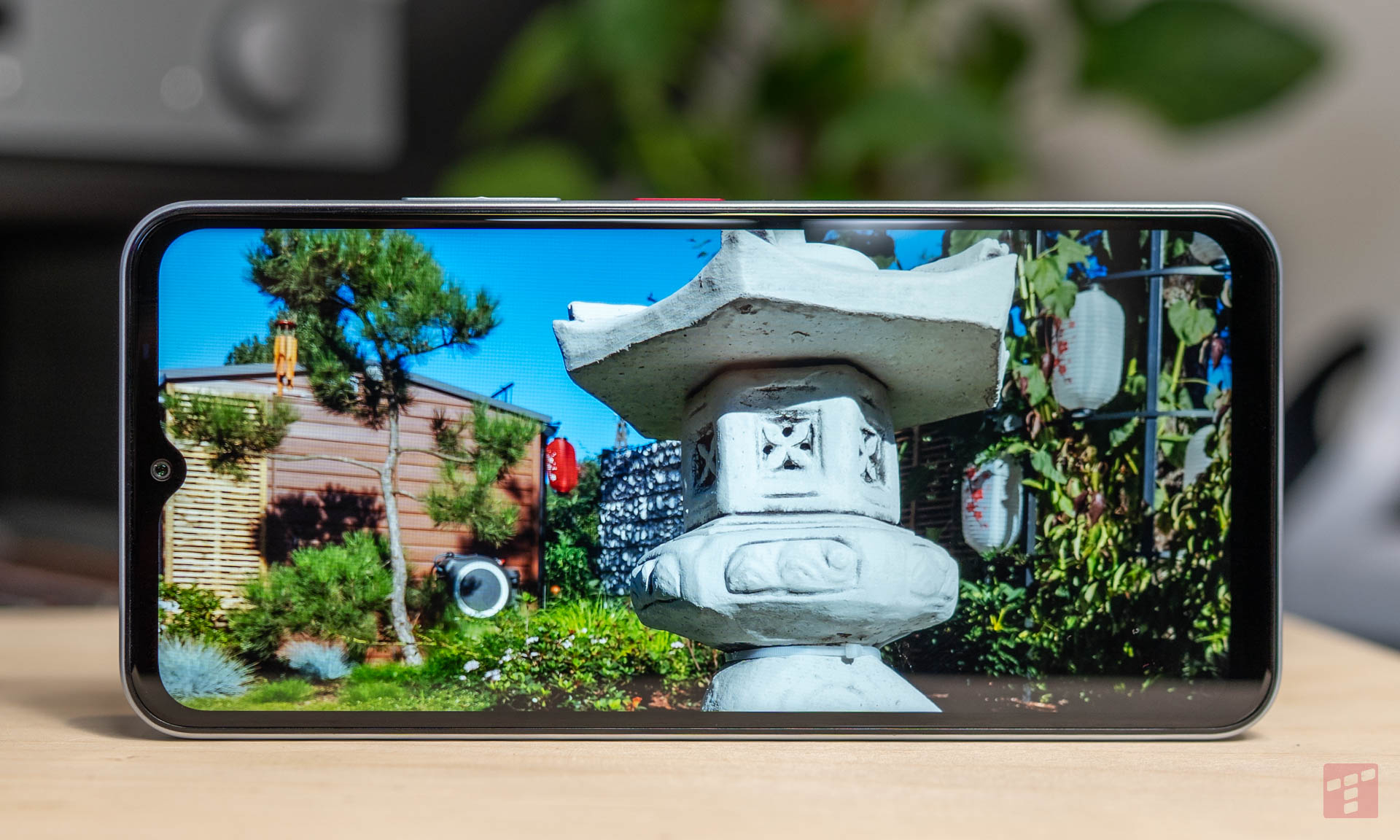 T Phone 3 ma asa w rękawie. Tego nie znajdziesz u konkurencji (test)