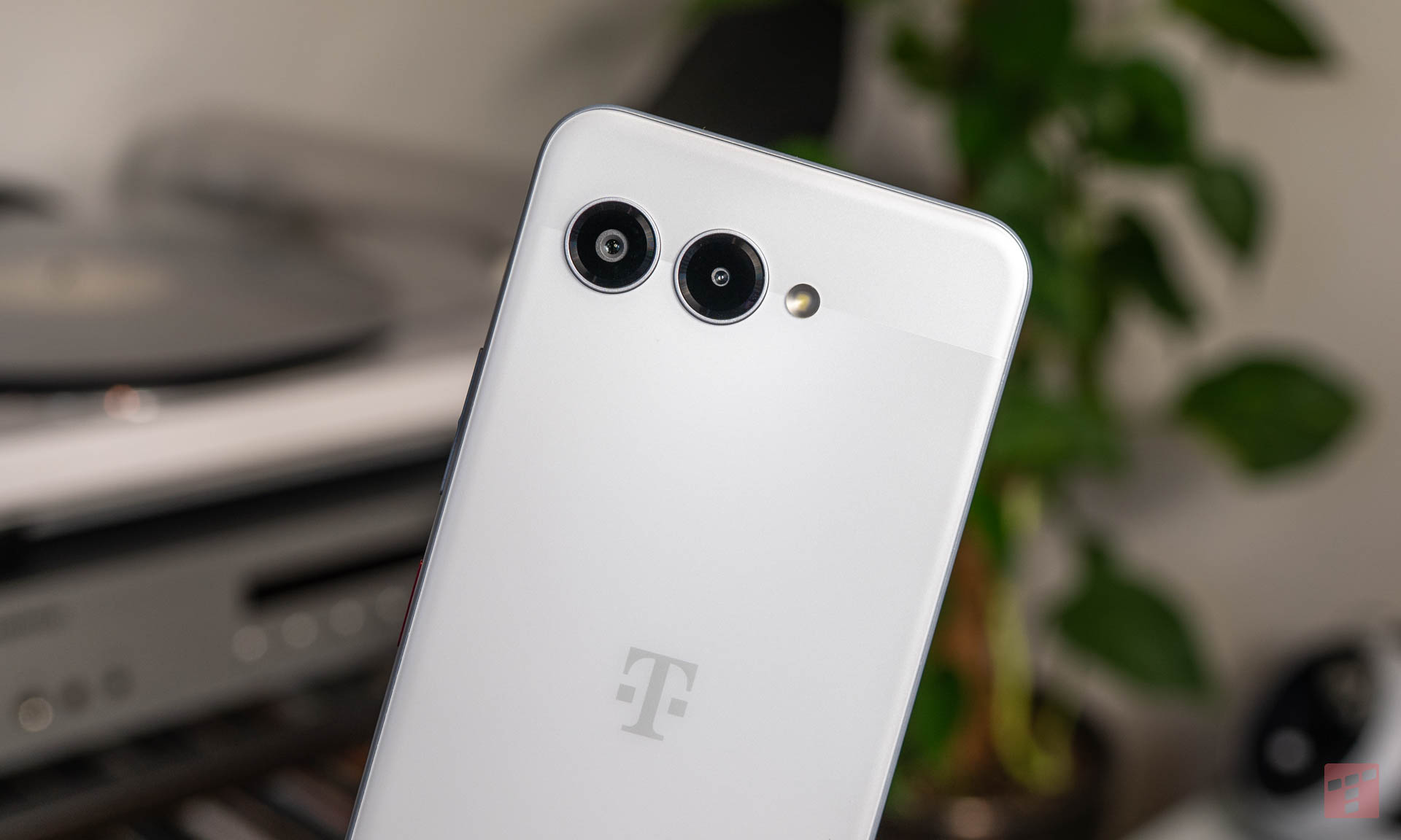 T Phone 3 ma asa w rękawie. Tego nie znajdziesz u konkurencji (test)