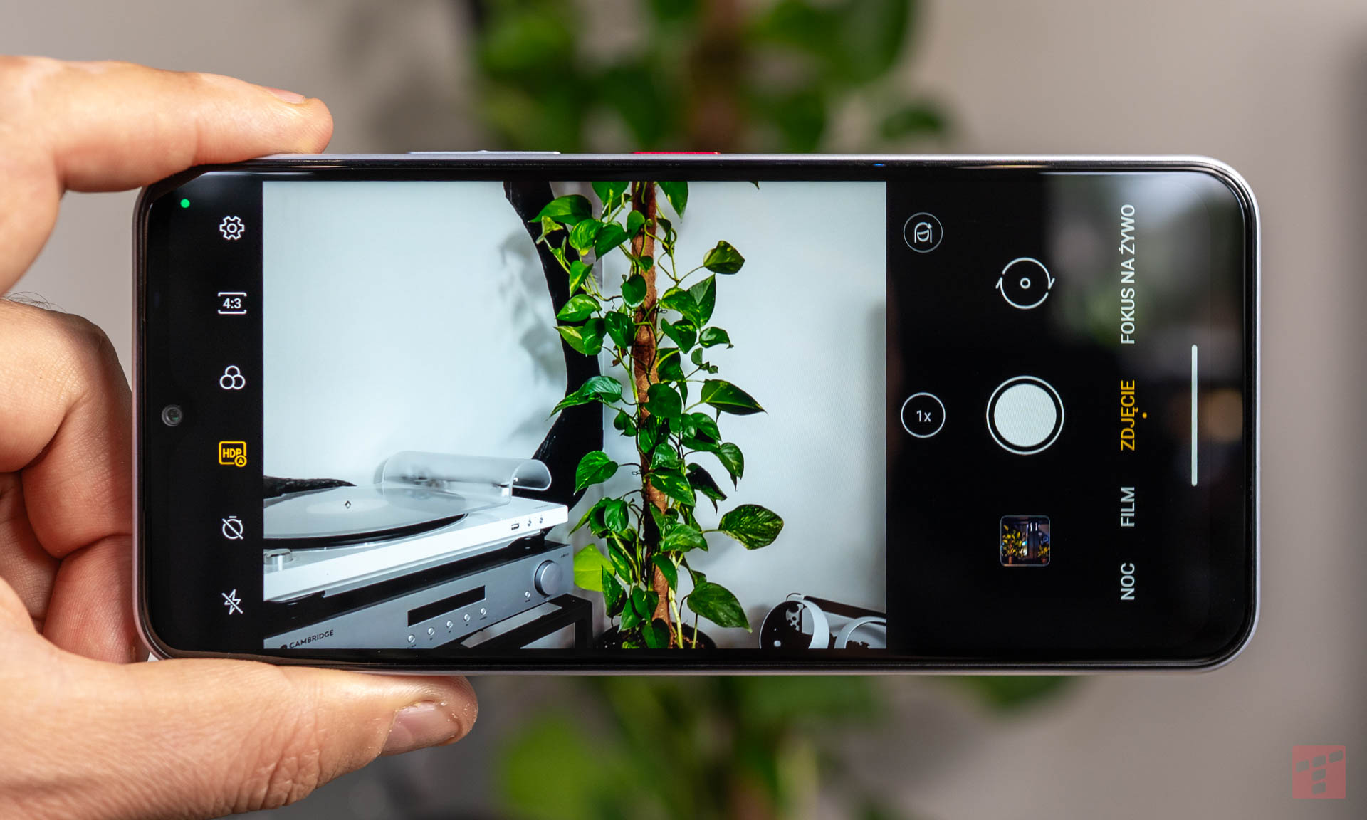T Phone 3 ma asa w rękawie. Tego nie znajdziesz u konkurencji (test)