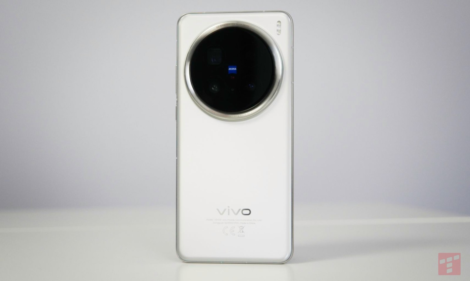 To najlepszy smartfon fotograficzny na rynku. Teraz może być Twój razem z wyjątkowym prezentem