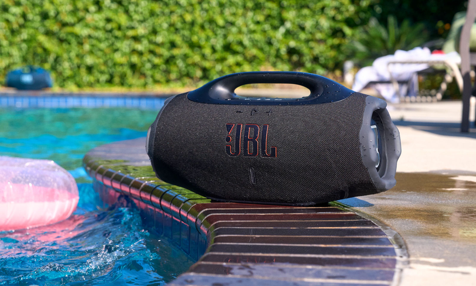 JBL Boombox 4 jest większy i lepszy, ale cena trochę odstrasza