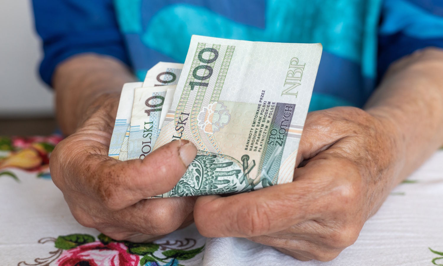 Polak pracuje, a i tak dostanie mniej. Prognozy są bezlitosne