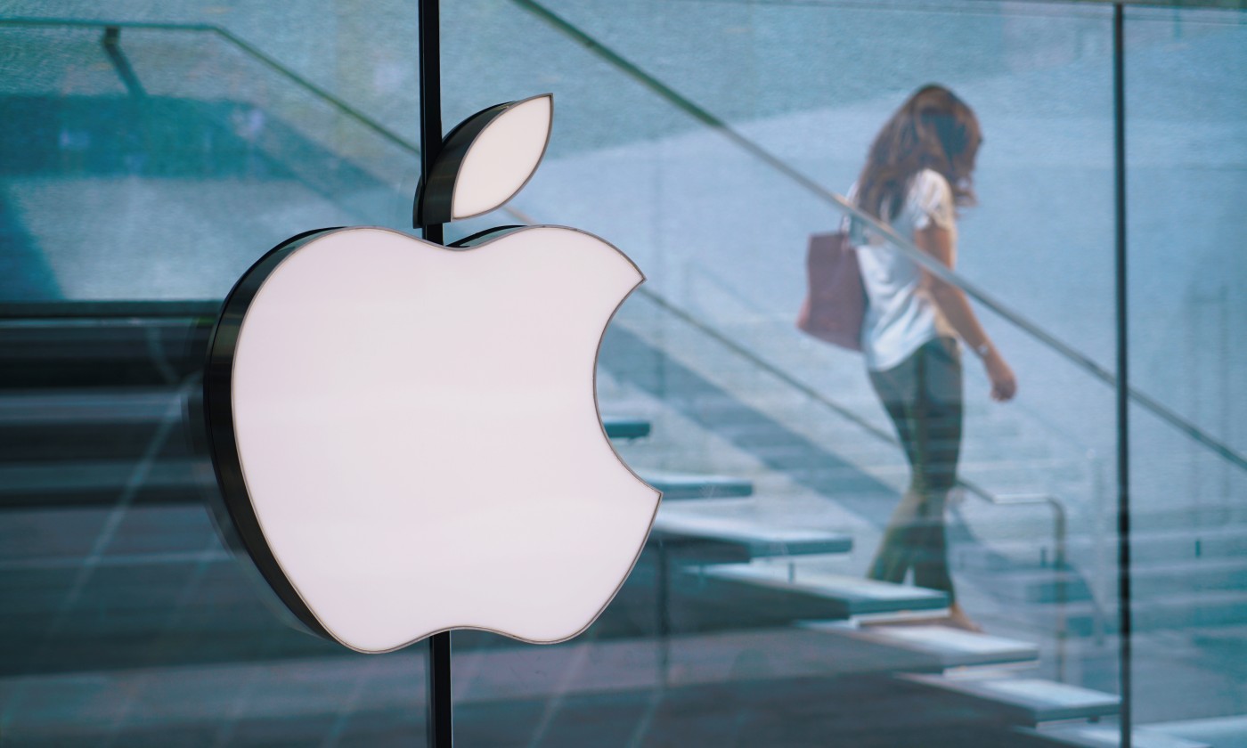 Akcje Apple w dół. Rynek chłodno przyjął nowe iPhone’y