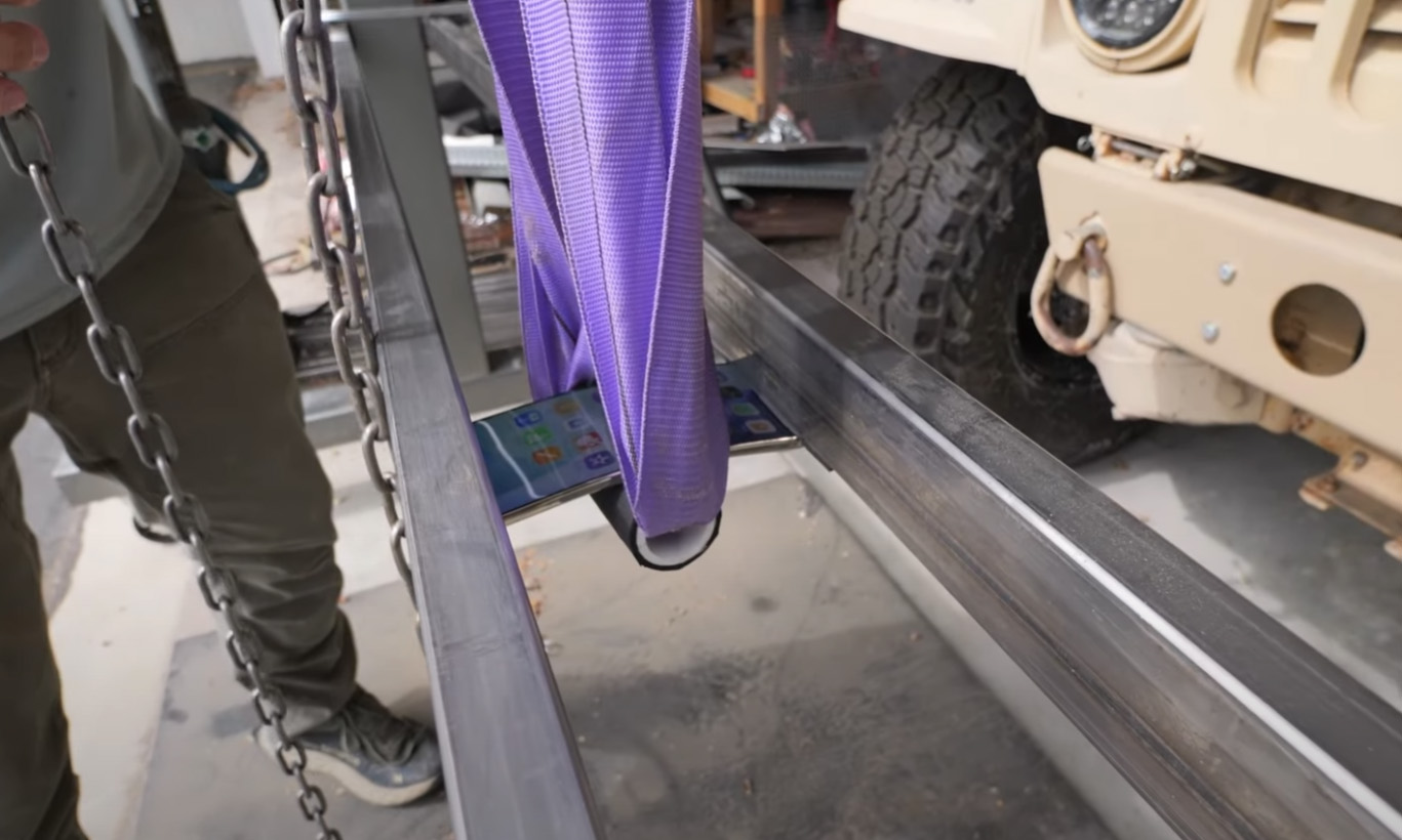 Apple iPhone Air złamany. Cienki jak sik pająka, silny jak krowa