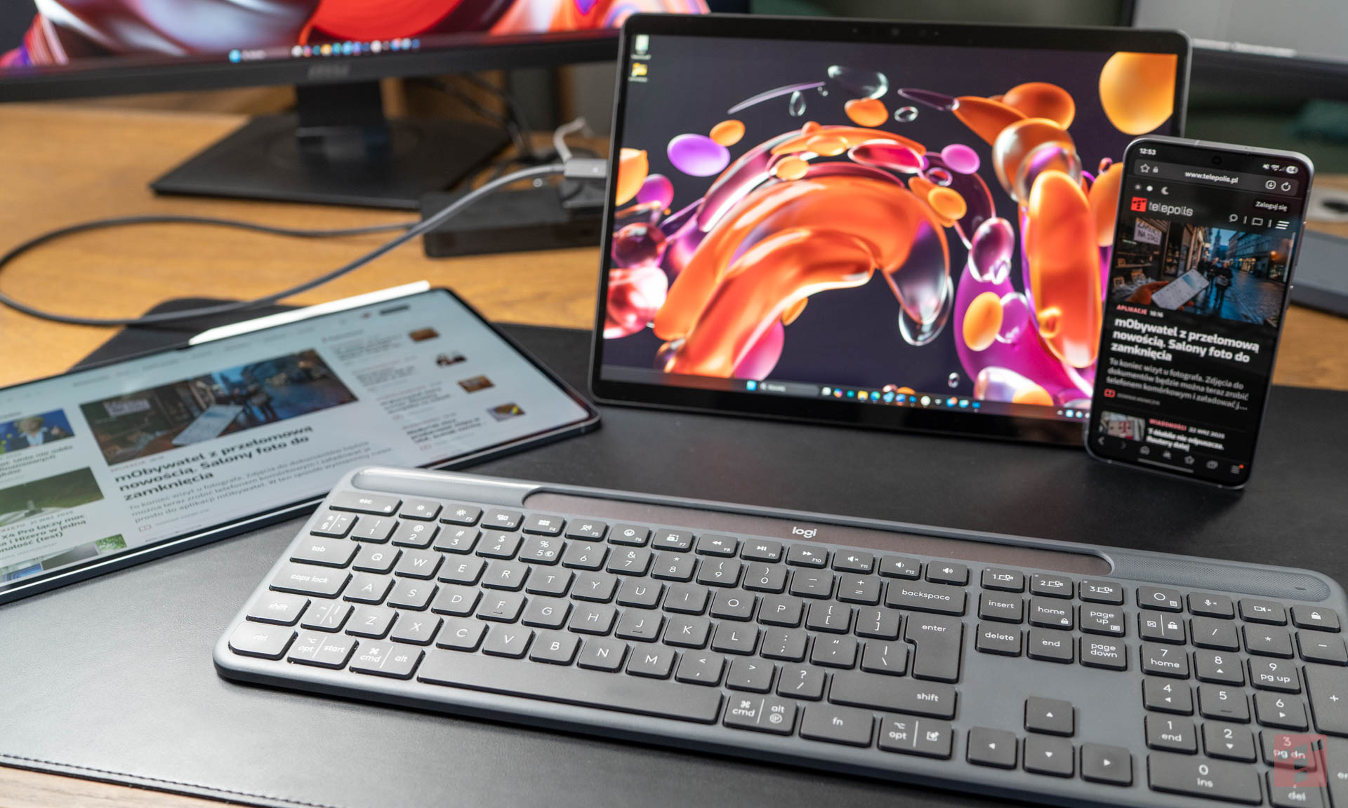 Zapomnij o ładowarce. Na zawsze. Sprawdziłem solarną klawiaturę Logitech