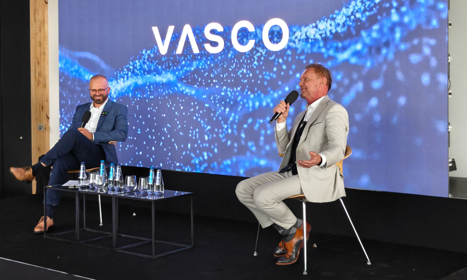 Vasco Translator Q1 zagina smartfony. Cezary Pazura ambasadorem marki