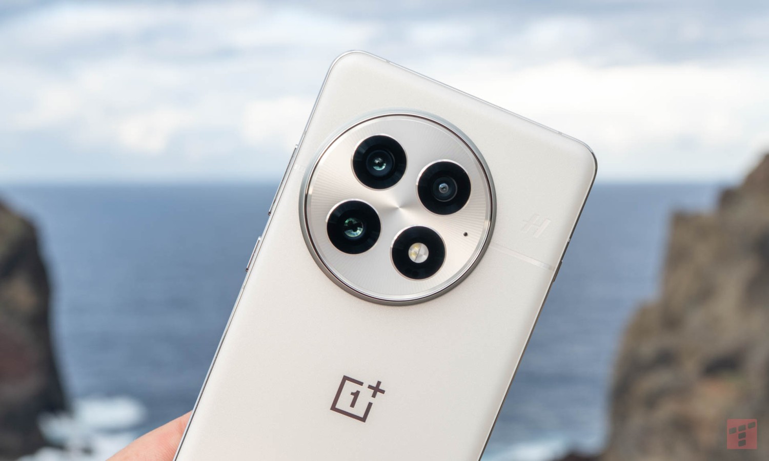 OnePlus 15 nadchodzi. Producent potwierdza, co znajdzie się pod maską