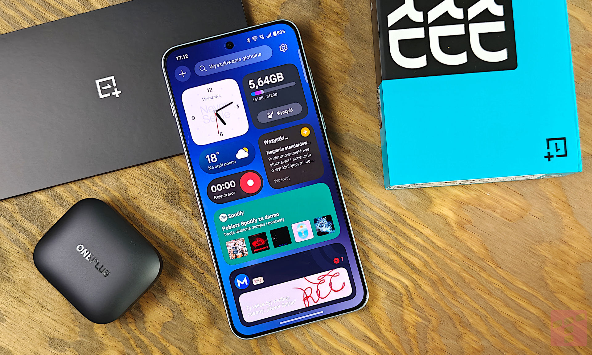 Masz taki smartfon? Ktoś może czytać Twoje SMS-y