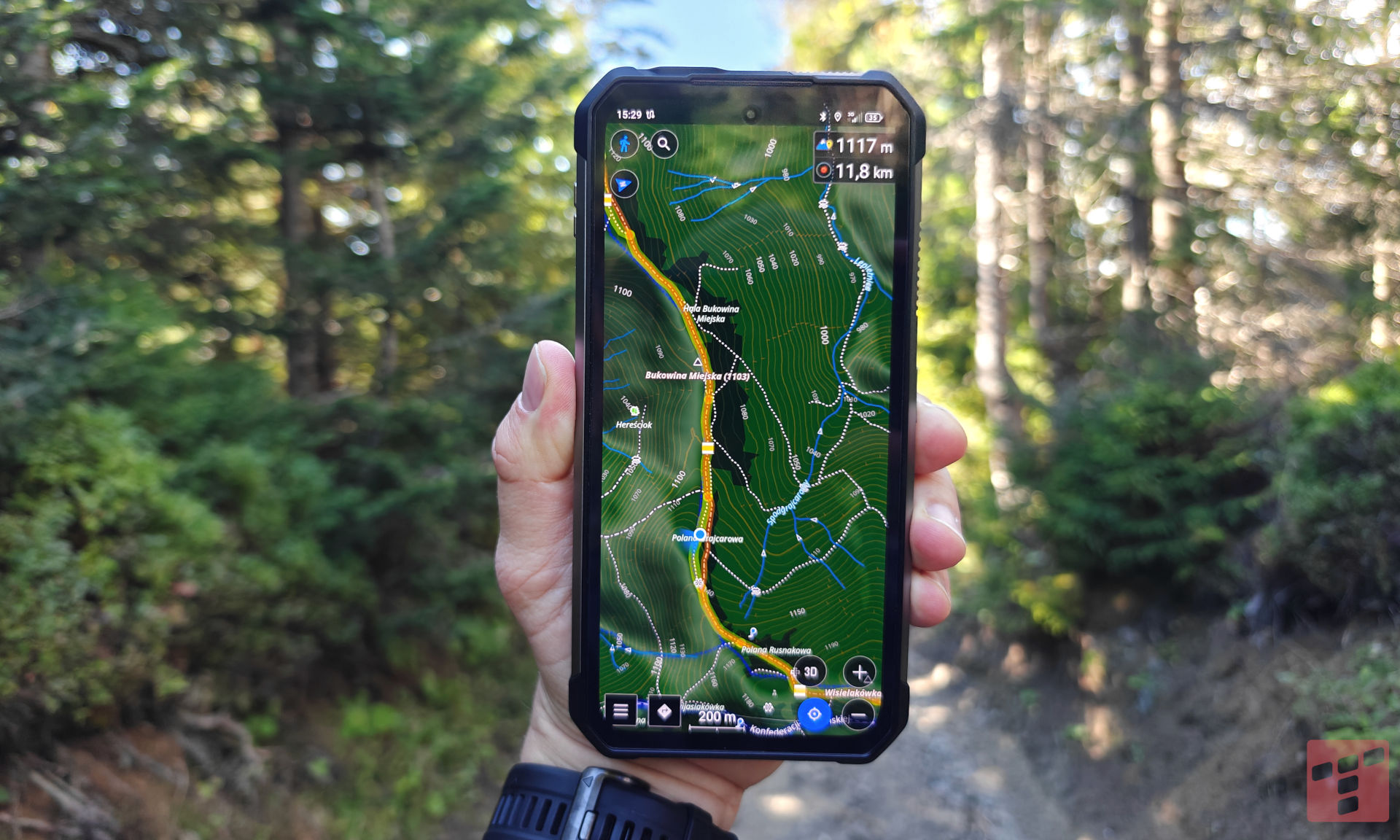 Tank 4 Pro: czołg z projektorem i ekranem AMOLED (test)