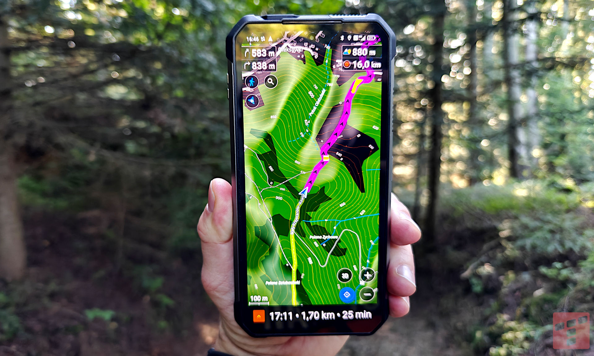 Tank 4 Pro: czołg z projektorem i ekranem AMOLED (test)