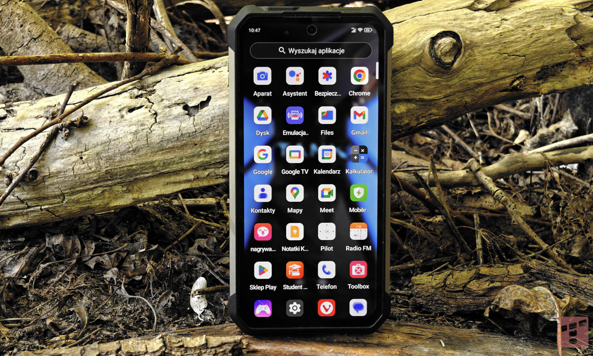 Tank 4 Pro: czołg z projektorem i ekranem AMOLED (test)