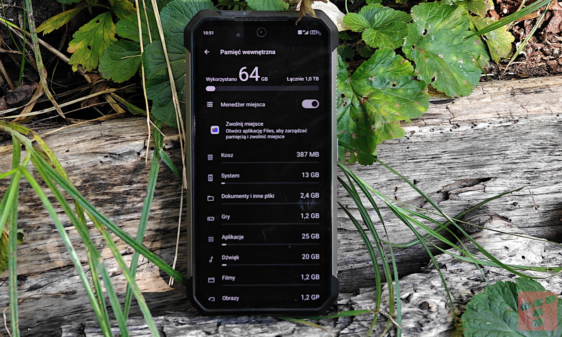 Tank 4 Pro: czołg z projektorem i ekranem AMOLED (test)
