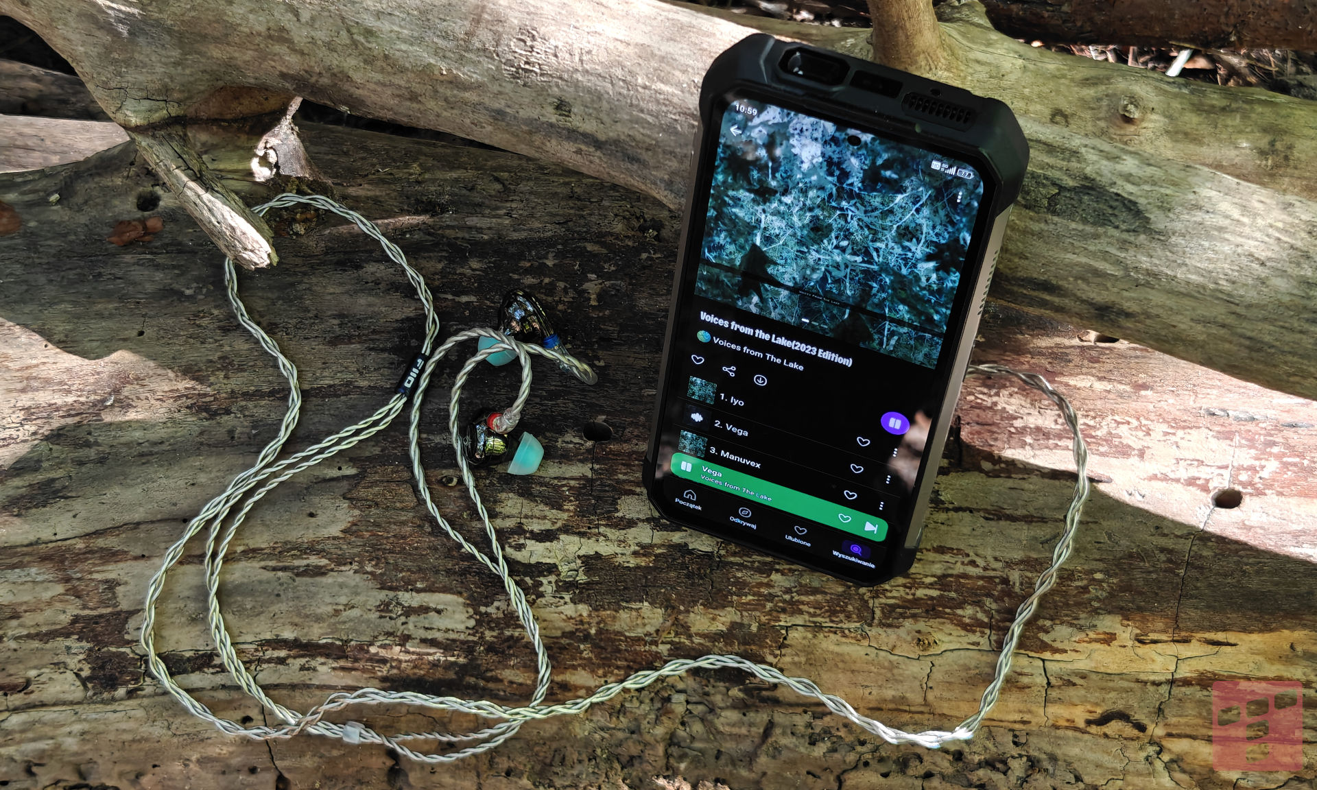 Tank 4 Pro: czołg z projektorem i ekranem AMOLED (test)