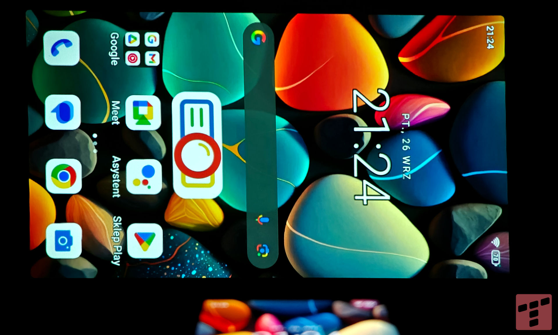 Tank 4 Pro: czołg z projektorem i ekranem AMOLED (test)