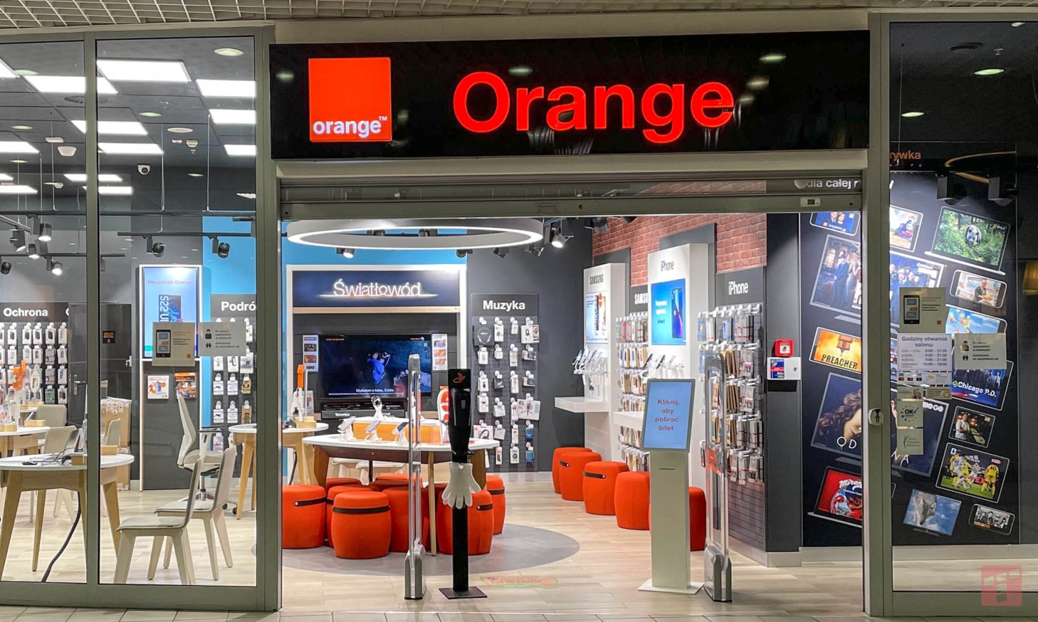 Światłowód Orange owinąłby Ziemię 8 razy. Tak zmienił się polski Internet