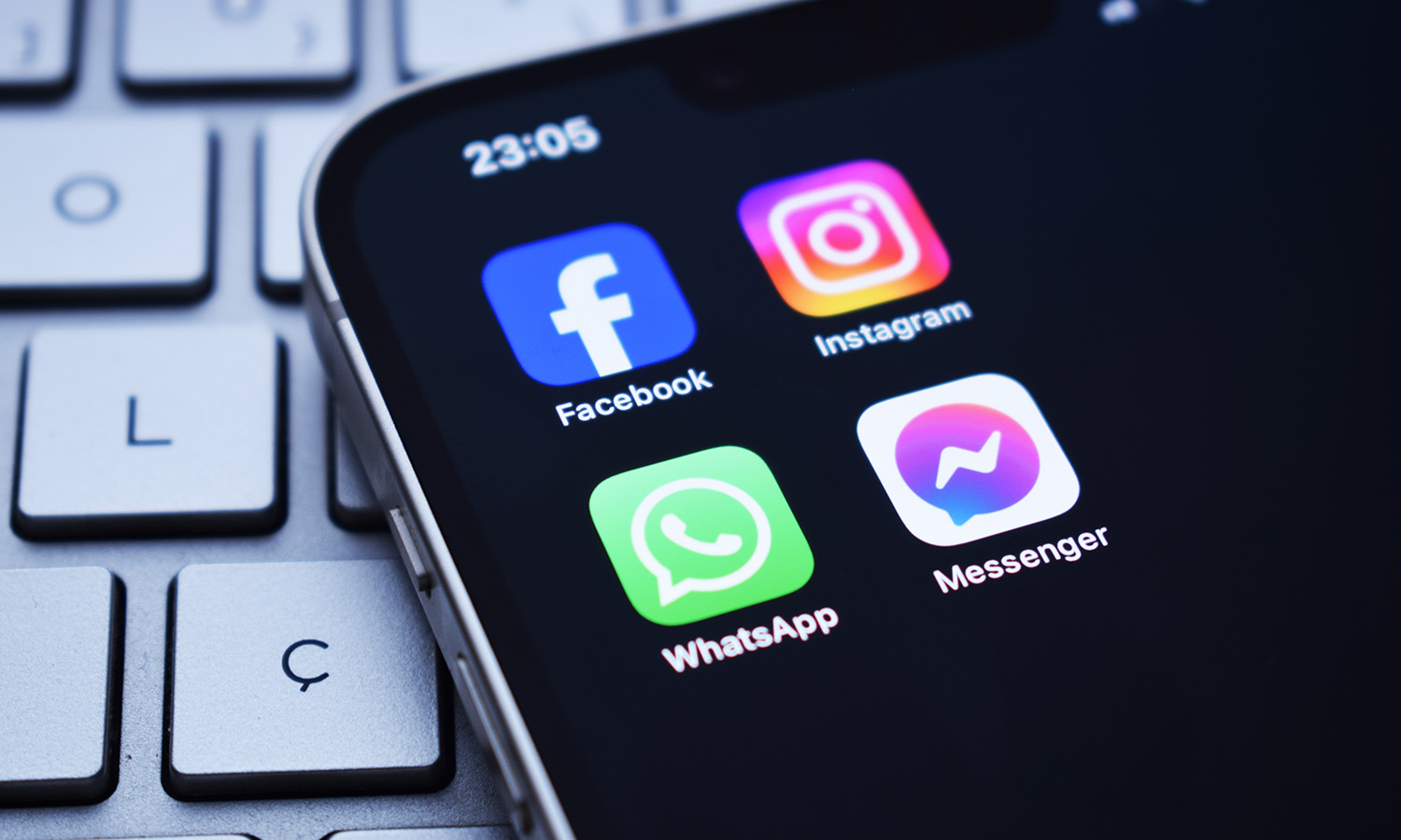 Koniec bajzlu na Facebooku i Instagramie. Sąd nakazał Meta zmiany