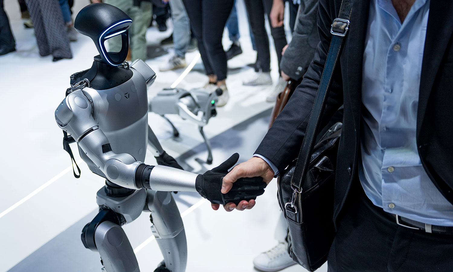Roboty humanoidalne tej firmy wysyłają dane do Chin. I to co 5 minut
