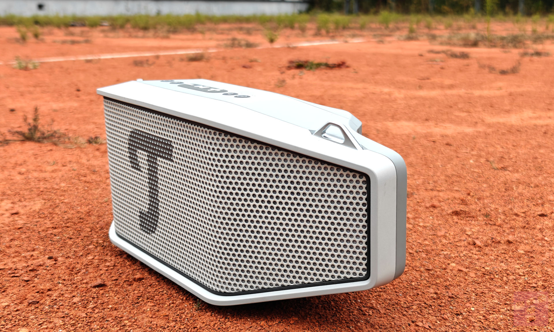 Teufel Rockster Cross 2. Jak zagra, to nie usiedzisz (test)