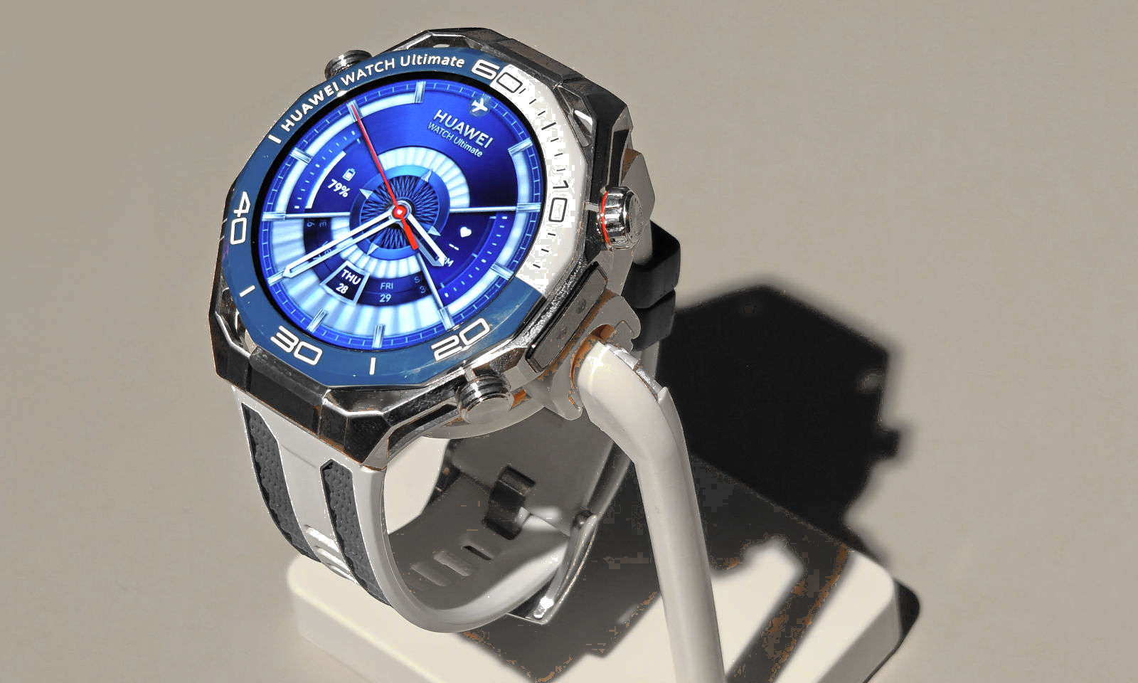 Flagowy smartwatch Huawei już w Polsce. Na start masa promocji