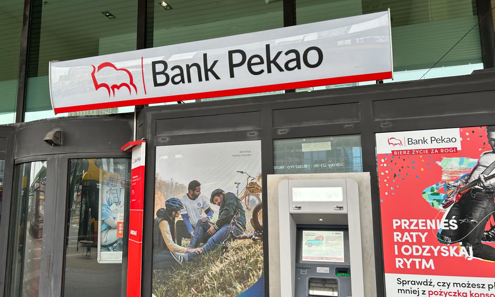Bank Pekao będzie cię śledził. Sprawdzi, jak trzymasz telefon i myszkę